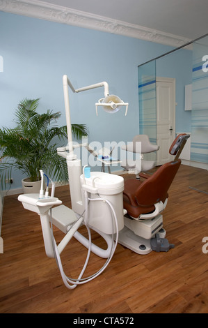 Sala di trattamento dentale moderno Foto Stock