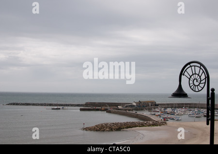 Vista della COB Lyme Regis Dorset Foto Stock