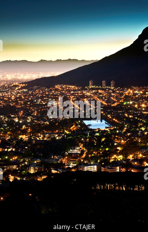 Vista dalla collina di segnale su di notte, Cape Town, Western Cape, Sud Africa Foto Stock