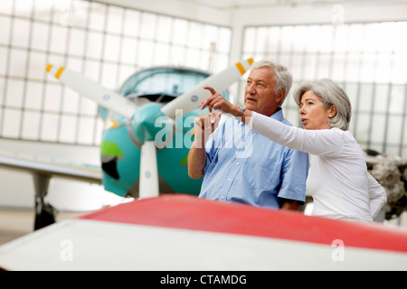 I visitatori del museo dell'aviazione, Deutsches Museum, Museo tedesco, Oberschleissheim, Monaco di Baviera, Germania Foto Stock