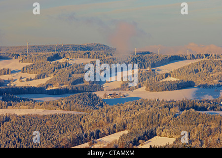 Gli inverni di sera tra San Pietro e San Maergen, energia eolica, Foresta Nera, Baden-Wuerttemberg, Germania, Europa Foto Stock