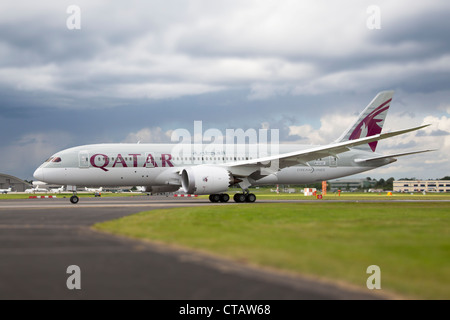 Farnborough Airshow internazionale 2012. Il primo Boeing 787 Dreamliner per Qatar Airways. Foto Stock