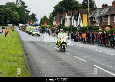 Moto della polizia escort del relè olimpico, A6,Oadby, Leicester Foto Stock