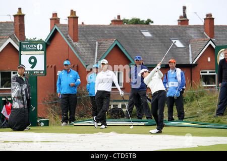 British Open di Golf presso il Royal Lytham e St. Annes 2012. 9 tee pratica rotonda. KT Kim (riproduzione) e Kevin Na Foto Stock