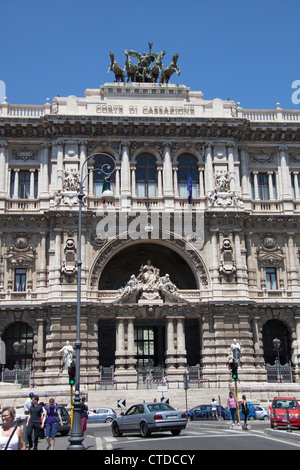 Città di Roma, Italia. Agli inizi del XX secolo Palazzo di Giustizia, visto dalla Piazza dei Tribunali. Foto Stock