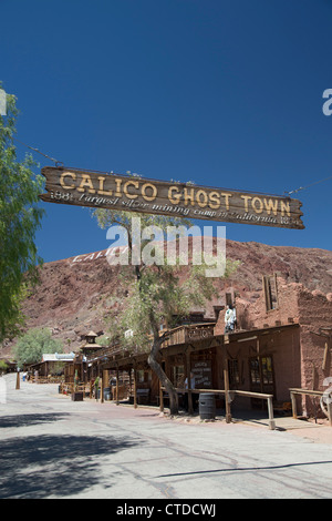 Calico Ghost Town, un 1880 silver città mineraria nel deserto di Mojave che è stata restaurata come attrazione turistica Foto Stock