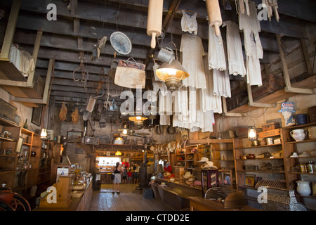 Calico Ghost Town, un 1880 silver città mineraria nel deserto di Mojave che è stata restaurata come attrazione turistica Foto Stock