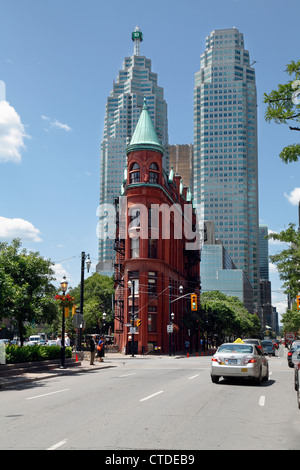 L'edificio Gooderham Toronto, noto anche come il Flatiron Building un famoso punto di riferimento sul Wellington Street East Foto Stock