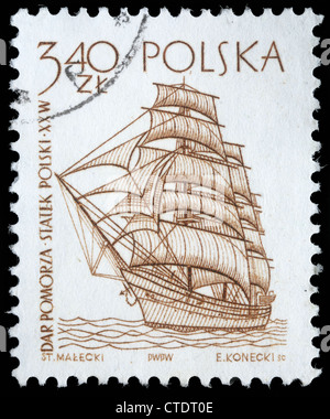 Polonia - circa 1950: un vintage francobollo stampato in Polonia mostra una nave vintage, circa 1950 Foto Stock