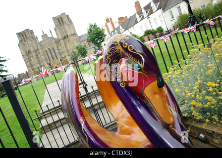 Display artistico di swan sculture in Wells Somerset REGNO UNITO Foto Stock