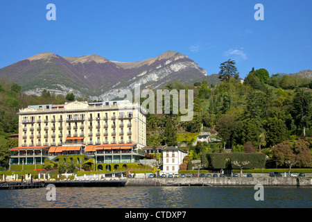 Grand Hotel Tremezzo in sole primaverile, Lago di Como, nel Nord Italia, Europa Foto Stock