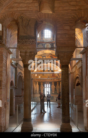 Istanbul, Turchia. La chiesa bizantina di San Salvatore in Chora. Ai visitatori di ammirare mosaici e affreschi. Foto Stock