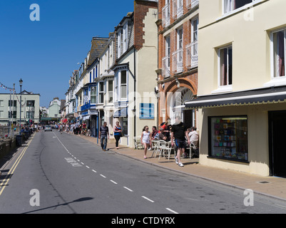 dh Harbour strada lungomare Inghilterra ILFRACOMBE DEVON Seaside città edifici persone turisti negozi vacanze regno unito a piedi Foto Stock