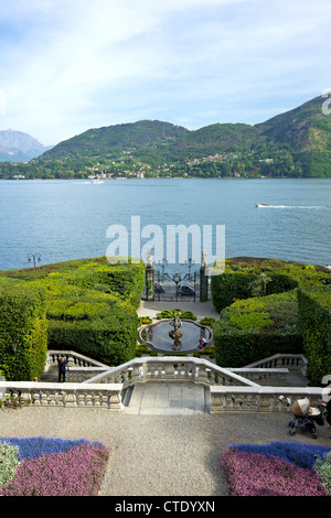 Villa Carlotta giardini nel sole primaverile, Tremezzo, Lago di Como, nel Nord Italia, Europa Foto Stock