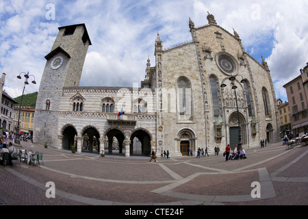 Vista esterna del centro città laghi del passeggero centro lago traghetto molo nord centro barca, Lago di Como, nel Nord Italia, Europa Foto Stock