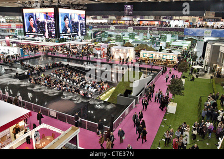 Vista generale del 2012 Ideal Home Show mostra di Earls Court di Londra Foto Stock