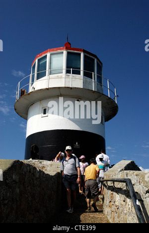 I turisti presso il faro di Cape Point, la punta estrema del continente africano, Penisola del Capo, in Sud Africa Foto Stock