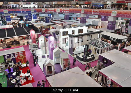 Vista generale del 2012 Ideal Home Show mostra di Earls Court di Londra Foto Stock