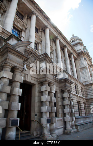 Vecchia guerra Edificio per uffici alloggi ministero della Difesa a Whitehall a Londra - Regno Unito Foto Stock