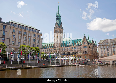 little Alster and Hamburg's Town Hall, Free and Hanseatic City of Hamburg, Germany, Europe Foto Stock