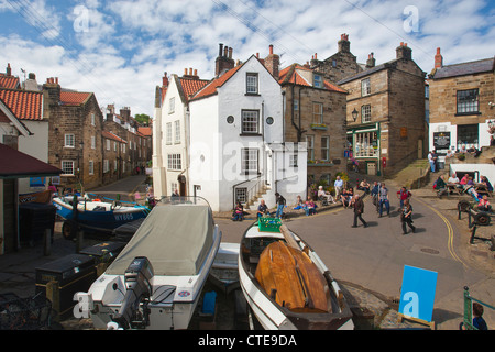 Robin cappe Bay città storica, North Yorkshire, Inghilterra, Regno Unito Foto Stock