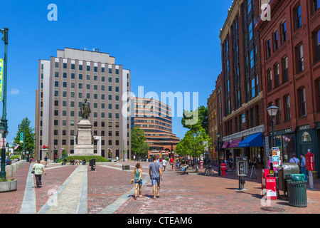 Piazza Monumento da Congress Street nel centro di Portland, Maine, Stati Uniti d'America Foto Stock