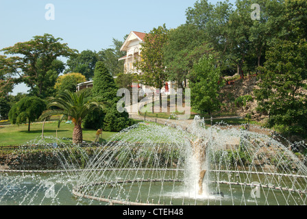 ISTANBUL, Turchia. Emirgan parco sulla riva europea del Bosforo. 2012 Foto Stock