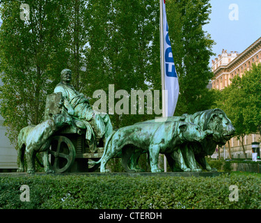 Il bronzo di Marco Antonio nel carro trainato da leoni accanto al Palazzo della Secessione a Vienna Austria Foto Stock