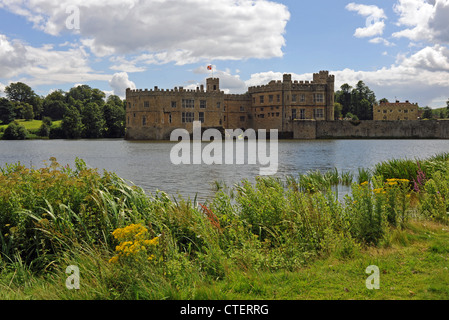 Il Castello di Leeds vicino a Maidstone nel Kent REGNO UNITO Foto Stock