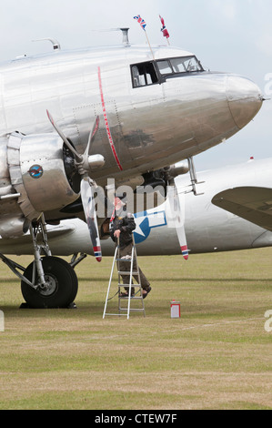 Douglas DC-3 Dakota al Flying Legends 2011 Airshow, Imperial War Museum Duxford Foto Stock