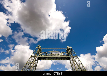 'De Hef' industriale vecchio ponte ferroviario nella città di Rotterdam nei Paesi Bassi Foto Stock