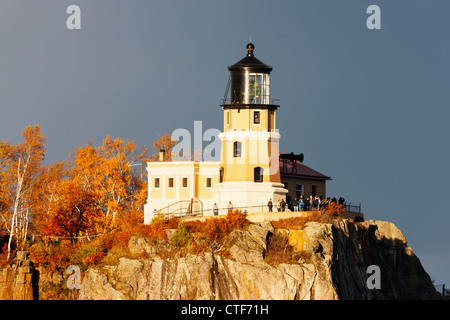 Vista autunnale di Split Rock faro sulla North Shore, Minnesota. Foto Stock