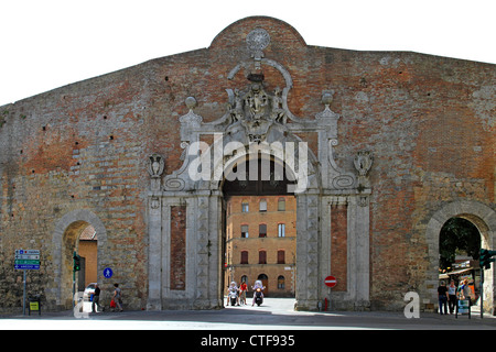 L'Italia, Toscana, Siena, Porta Camollia Foto Stock