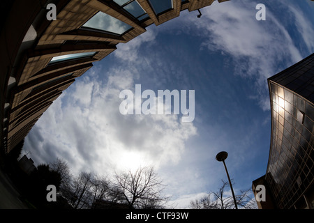 Anni Settanta architettura in Bradford City Centre, la stazione di polizia e diritto di Bradford corte. Foto Stock