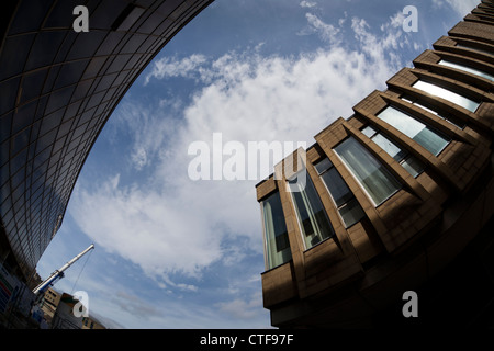 Anni Settanta architettura in Bradford City Centre, la stazione di polizia e diritto di Bradford corte. Foto Stock