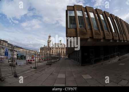 Anni Settanta architettura in Bradford City Centre, Bradford Tribunale. Foto Stock