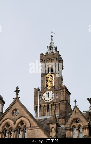 Bradford town hall clock tower; Orologio fermo a 12 Foto Stock