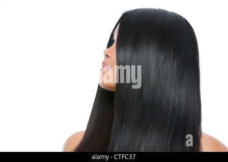 Ritratto di bellezza di asian brunette donna sana a lungo i capelli dritti isolato su bianco Foto Stock