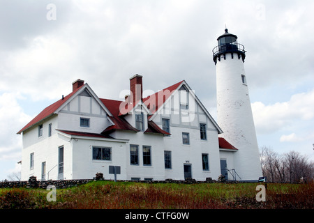 Punto Iroquois Light House, Brimley Michigan vista sulla spiaggia sul lago Superior 1870 Foto Stock