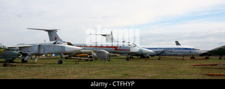 Vecchi aerei in volo Gromov Research Institute territorio Foto Stock