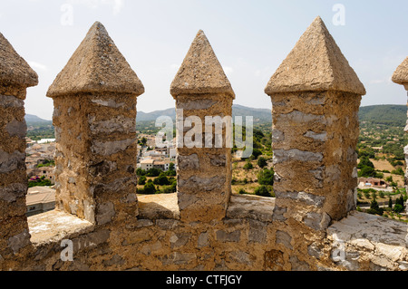 I bastioni e i dentelli a Santuari de Sant Salvador, Arta, Mallorca/Maiorca Foto Stock