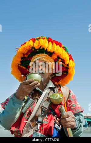 Il Marocco Marrakech venditore di acqua da Djemaa el Fna Foto Stock