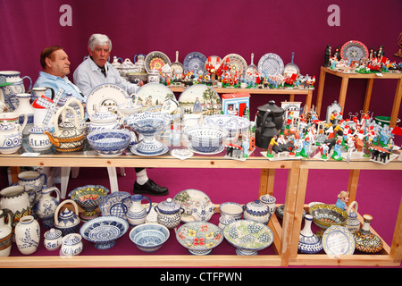 Isole Azzorre ceramiche tipiche sul display. Sao Miguel island, Azzorre, Portogallo. Foto Stock