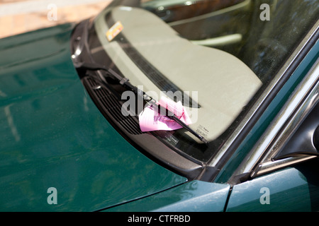 I biglietti per il parcheggio sul parabrezza - Washington DC, Stati Uniti d'America Foto Stock