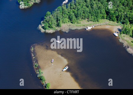 I Paesi Bassi, Loosdrecht, antenna. Barche nel lago chiamato Loosdrecht laghi. Foto Stock