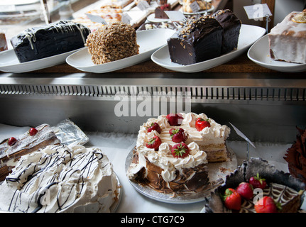 Torte sul display Foto Stock