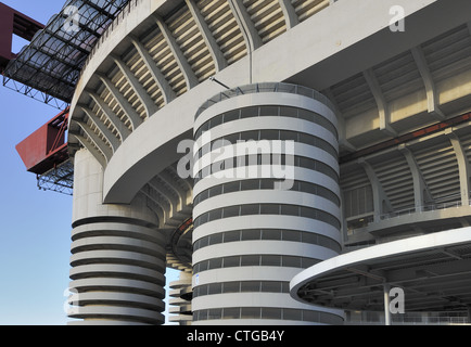 Milano (Italia) 2011, 17,12 dettaglio della cornice architettonica di soccer stadium nella città di Milano in c.a. e Internazionale f.c. Foto Stock