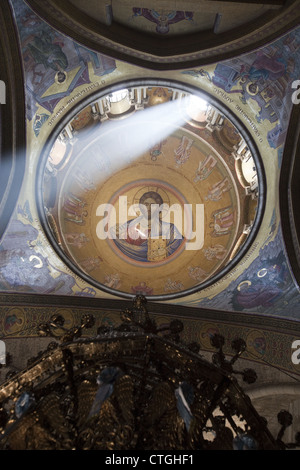 Cristo Pantocratore mosaico in una cupola della chiesa del Santo Sepolcro di Gerusalemme, Israele Foto Stock