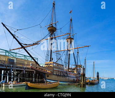 Il Mayflower II, una replica originale del Mayflower, Stato Pier, Plymouth, Massachusetts, STATI UNITI D'AMERICA Foto Stock