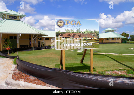 Port St.Saint Lucie Florida, PGA Village, campo da golf, ingresso, clubhouse, club, segno, logo, in arrivo, sotto costruzione nuovo cantiere costruttore, sviluppare Foto Stock